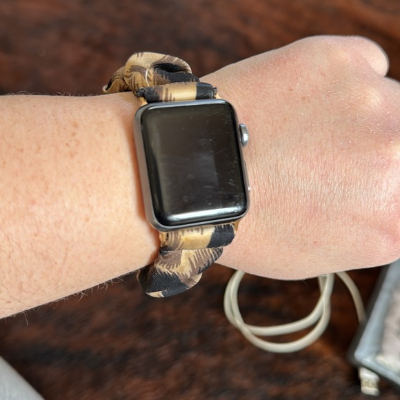 Series 3 Apple Watch - Picture 2 of 8